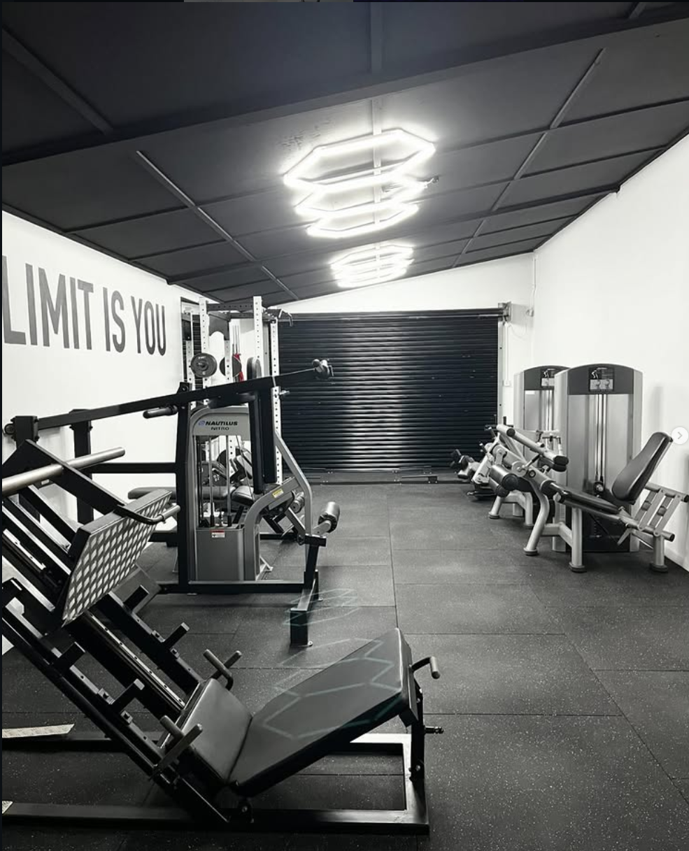 Free weight and machine area